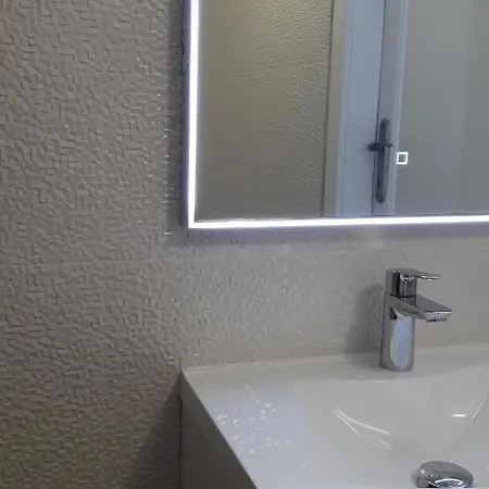 스튜디오 아파트먼트 나니 센타